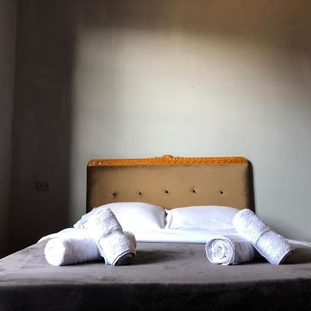 Lucky Family Hotel Тбилиси Экстерьер фото