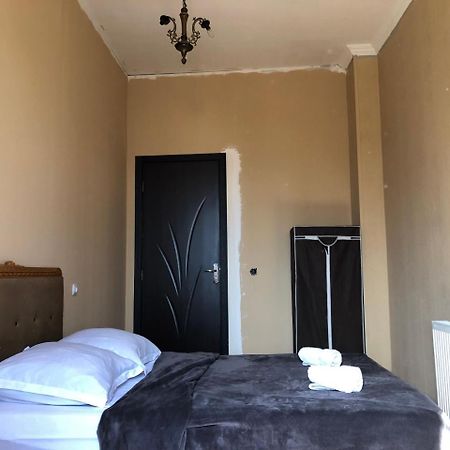 Lucky Family Hotel Тбилиси Экстерьер фото