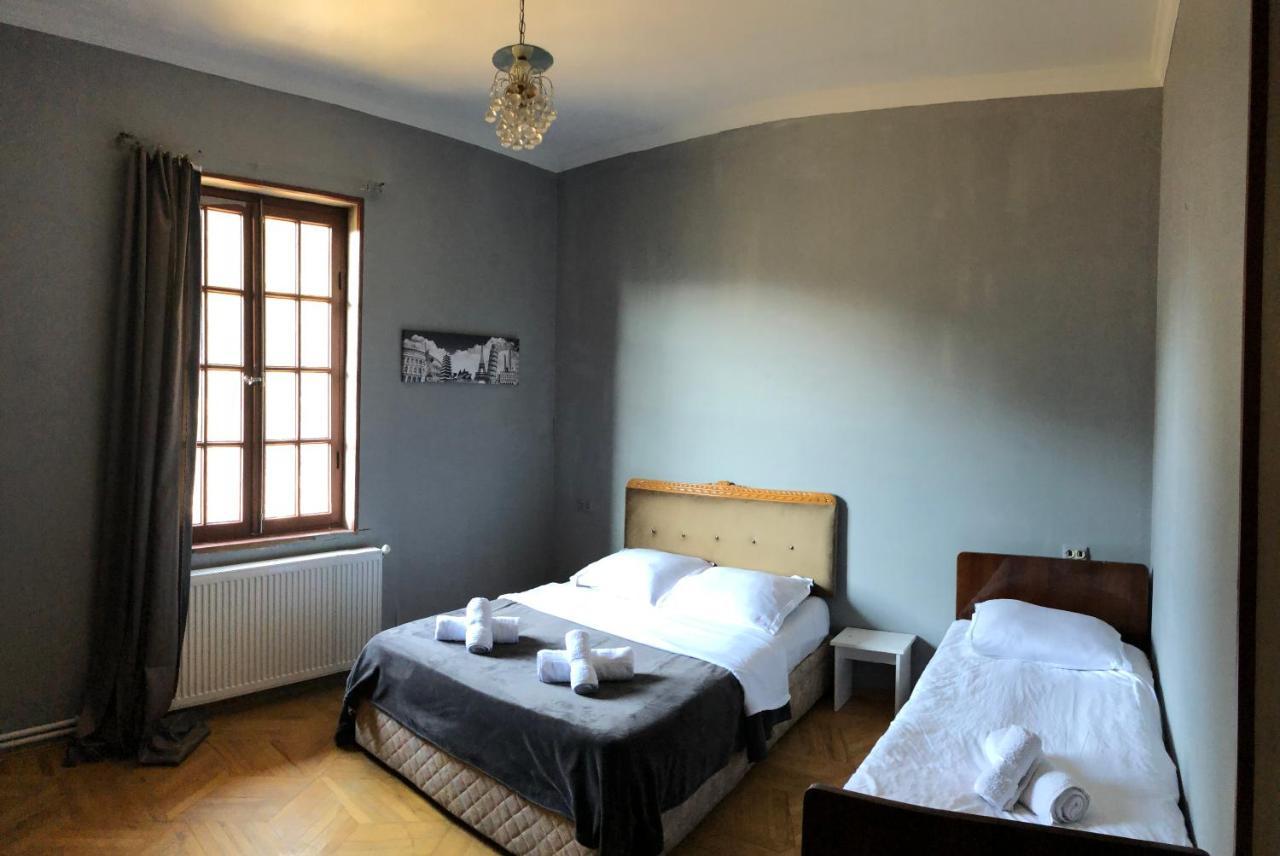 Lucky Family Hotel Тбилиси Экстерьер фото