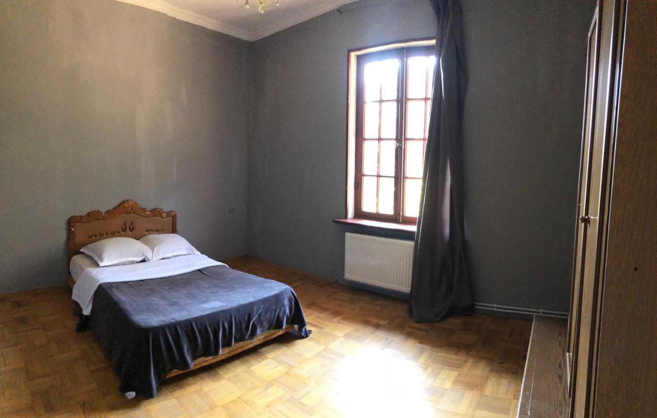 Lucky Family Hotel Тбилиси Экстерьер фото