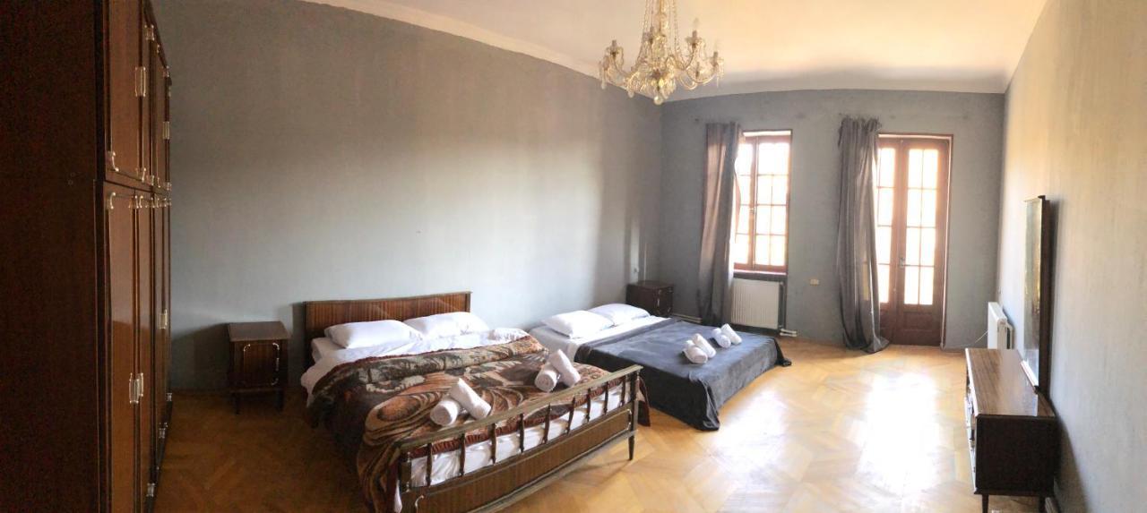 Lucky Family Hotel Тбилиси Экстерьер фото