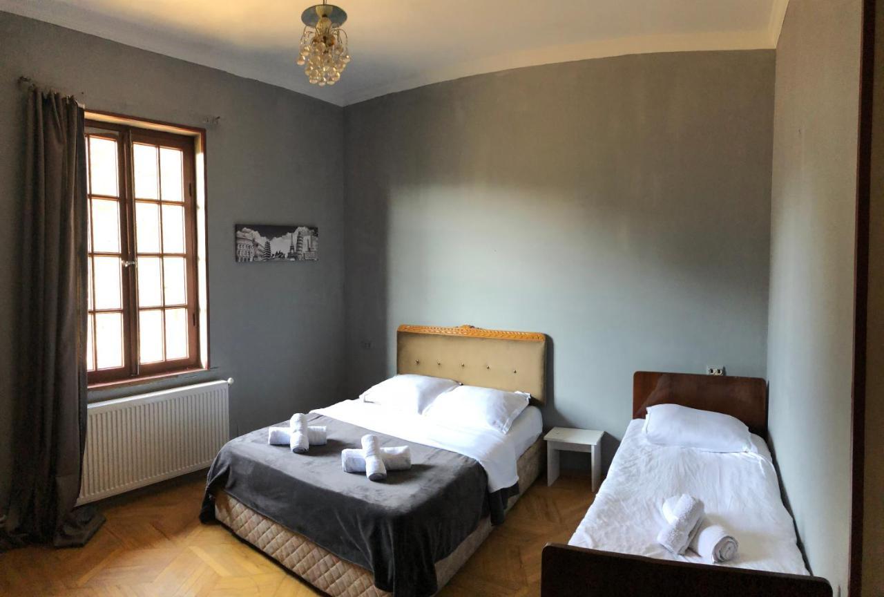 Lucky Family Hotel Тбилиси Экстерьер фото