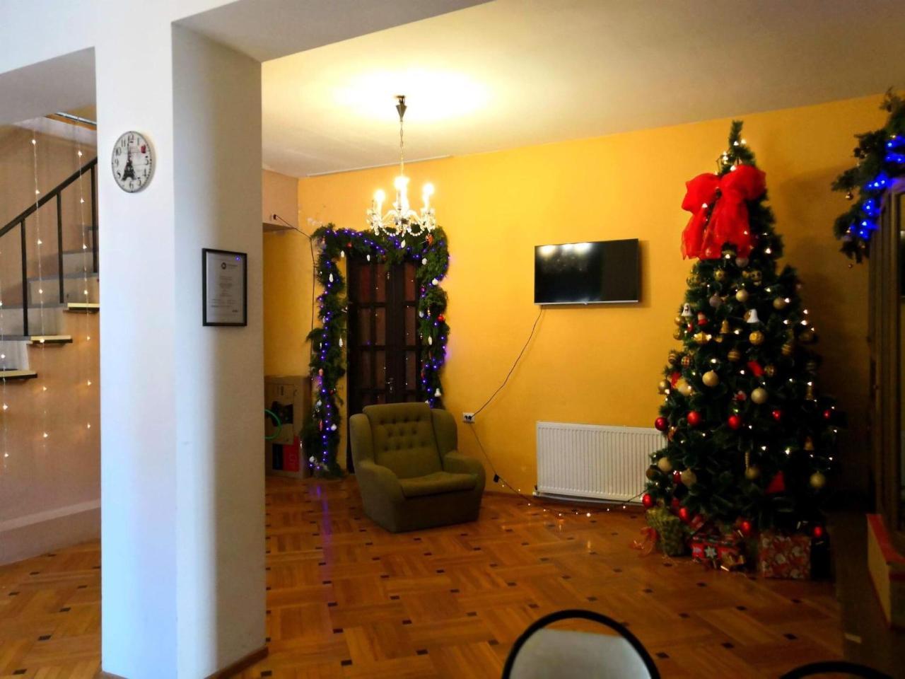 Lucky Family Hotel Тбилиси Экстерьер фото