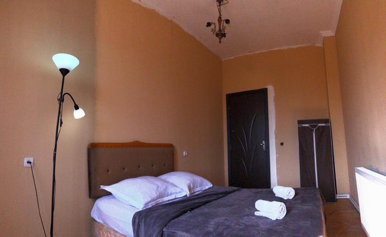 Lucky Family Hotel Тбилиси Экстерьер фото