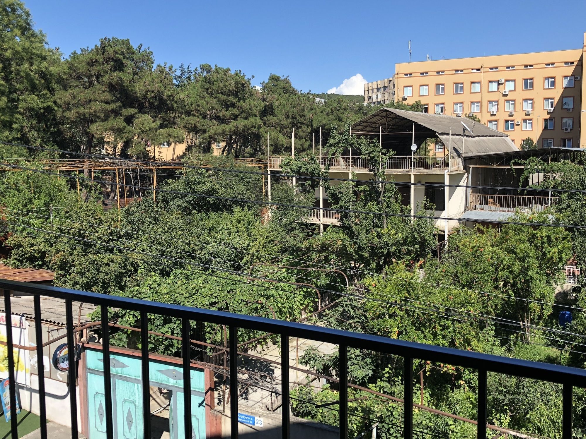 Lucky Family Hotel Тбилиси Экстерьер фото