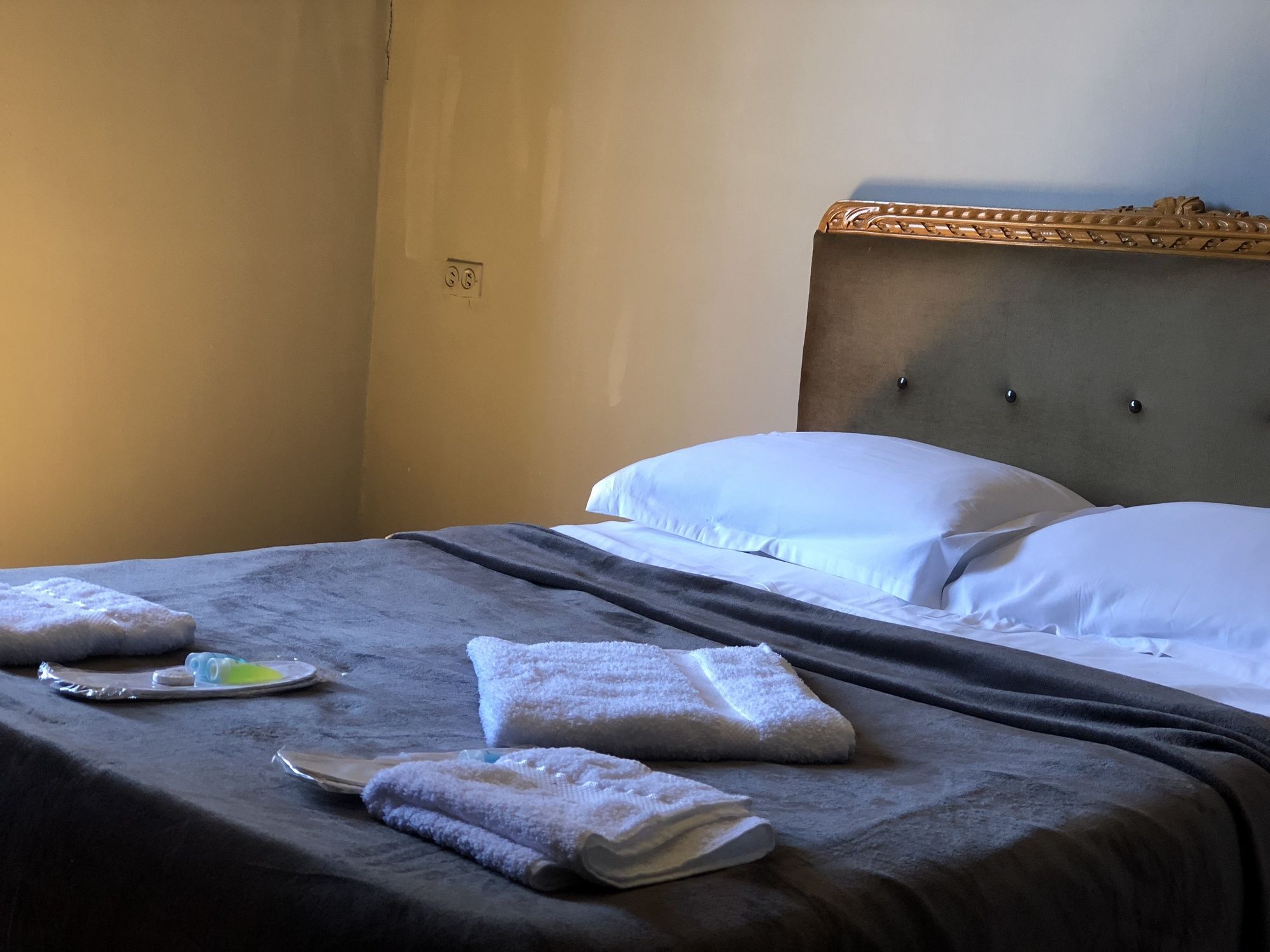 Lucky Family Hotel Тбилиси Экстерьер фото